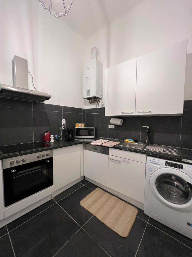 Centrally-Located Authentic Apartment 비엔나 외부 사진