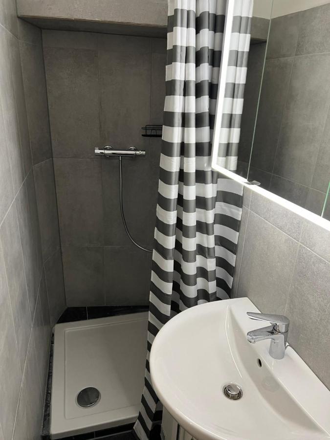 Centrally-Located Authentic Apartment 비엔나 외부 사진