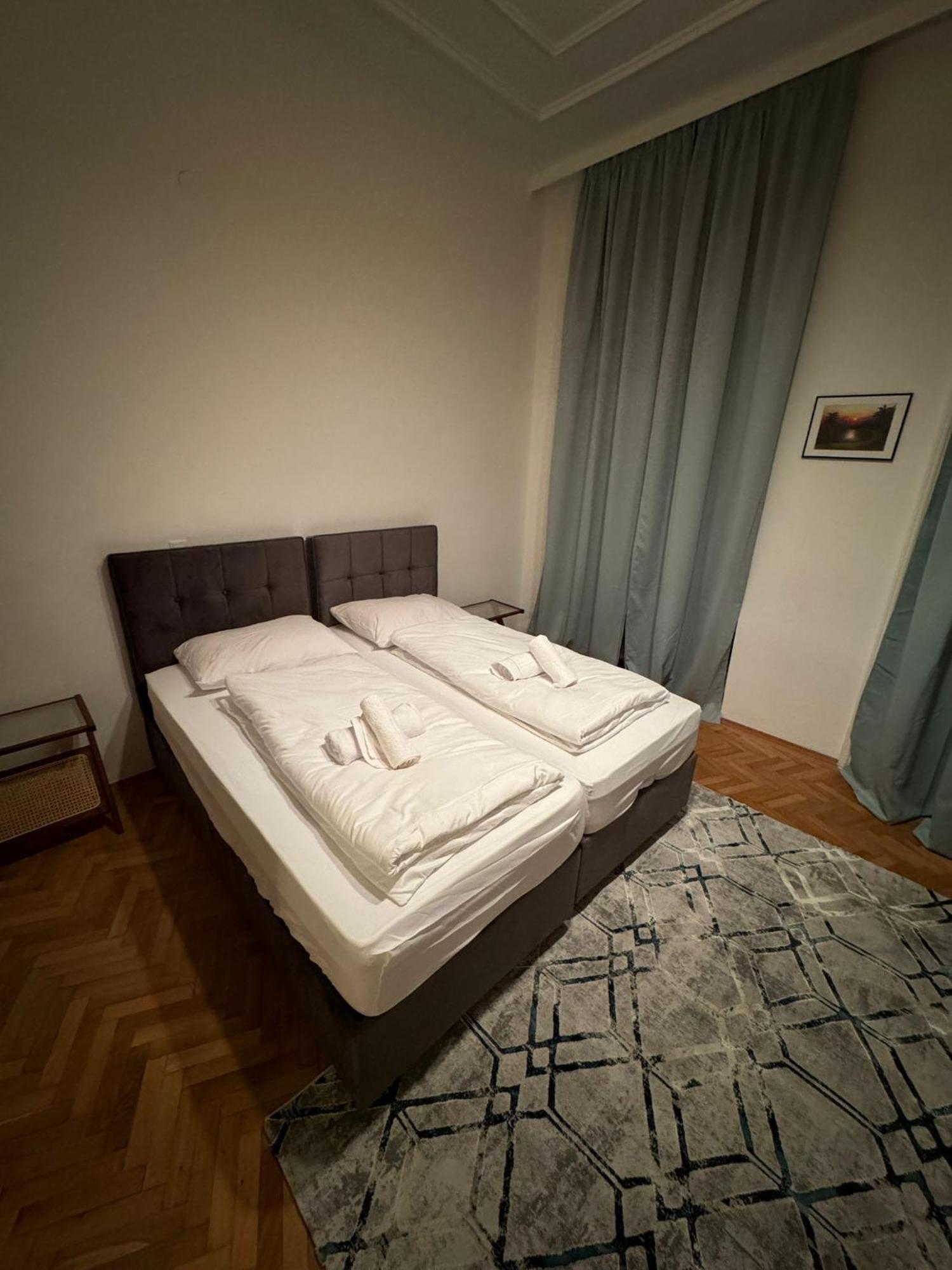 Centrally-Located Authentic Apartment 비엔나 외부 사진