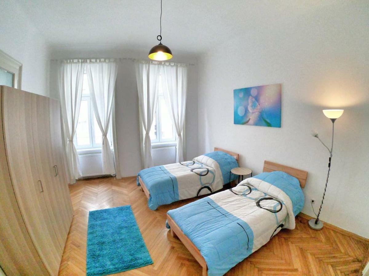 Centrally-Located Authentic Apartment 비엔나 외부 사진